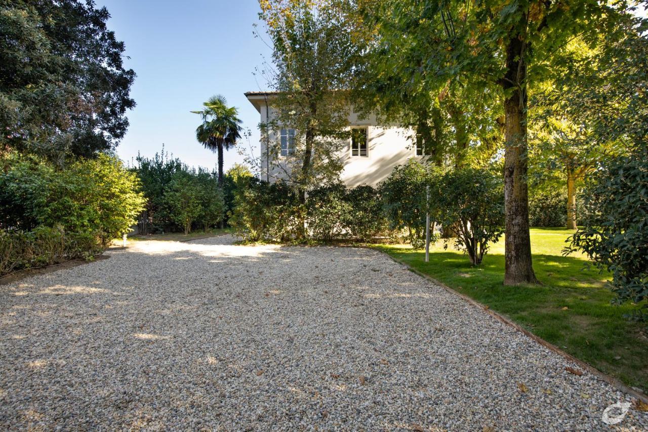 Villa Giardino Lucca Heated Pool, 2 Miles Lucca Capannori Eksteriør billede